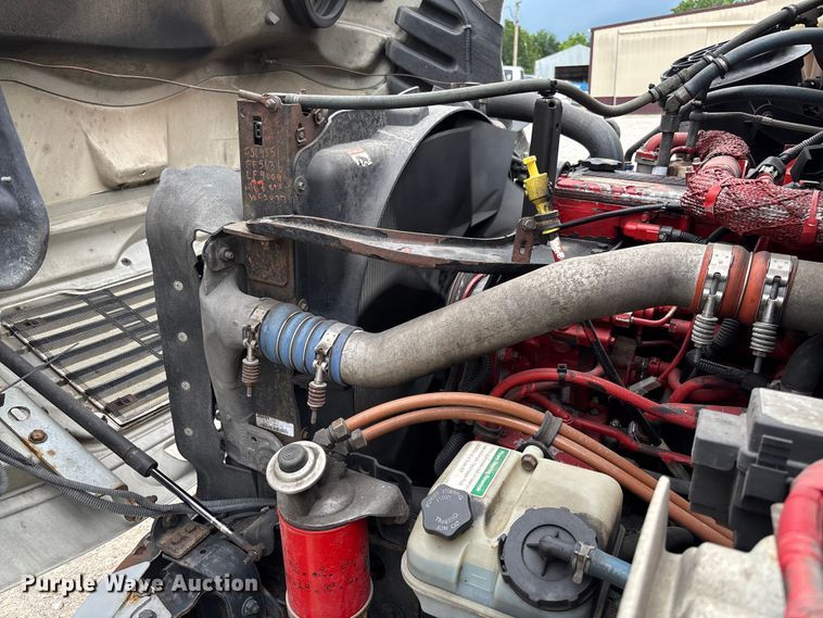 image for item FC5850 2013 Freightliner  Buisness Class M2 106 truck cab and chassis