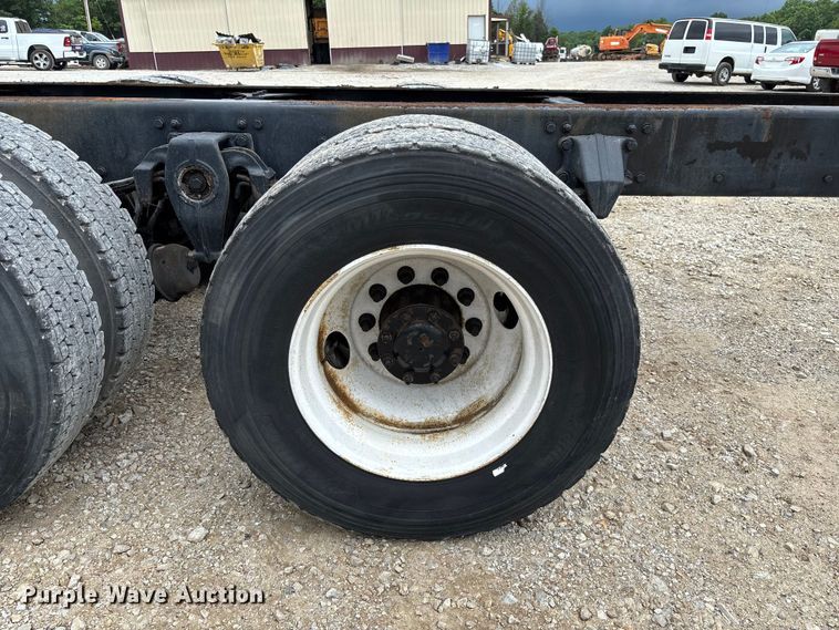 image for item FC5850 2013 Freightliner  Buisness Class M2 106 truck cab and chassis