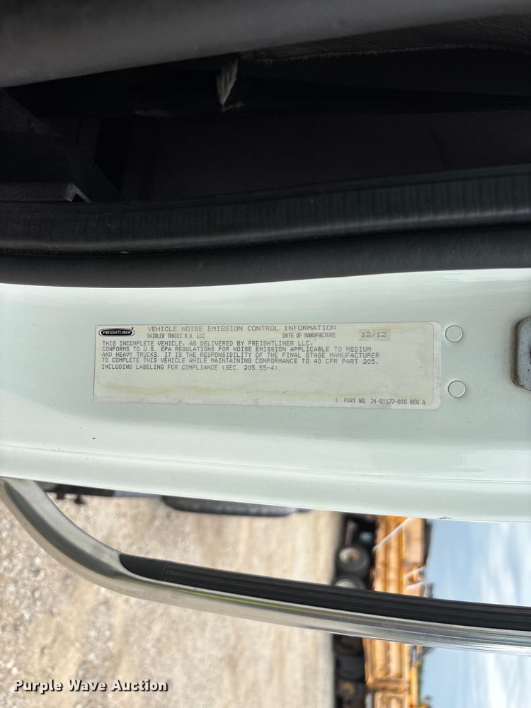 image for item FC5850 2013 Freightliner  Buisness Class M2 106 truck cab and chassis