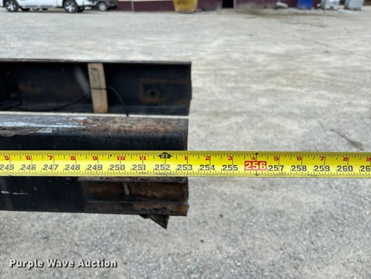 image for item FC5851 2006 International 4300 truck cab and chassis