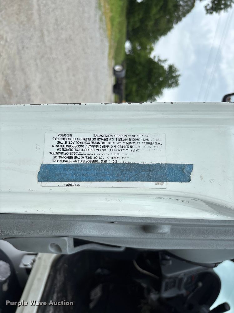 image for item FC5851 2006 International 4300 truck cab and chassis