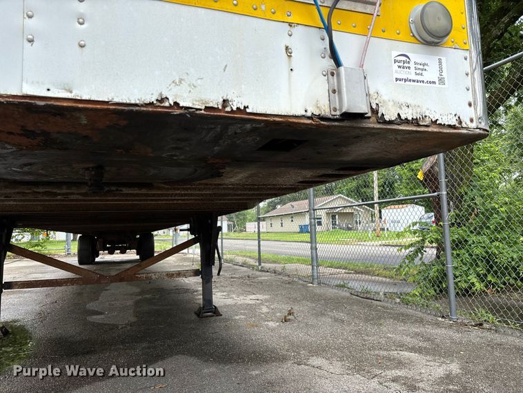 image for item FG0389 1997 Utility dry van trailer