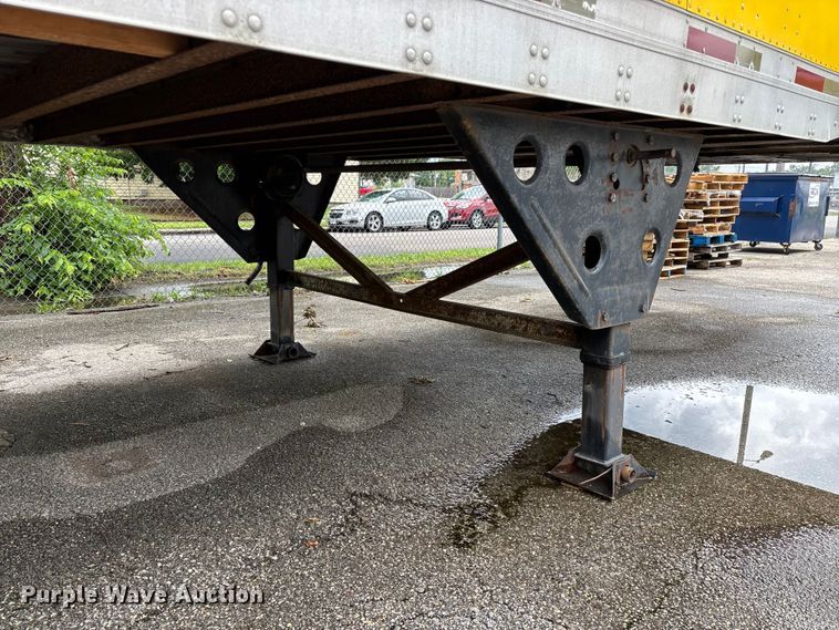 image for item FG0389 1997 Utility dry van trailer