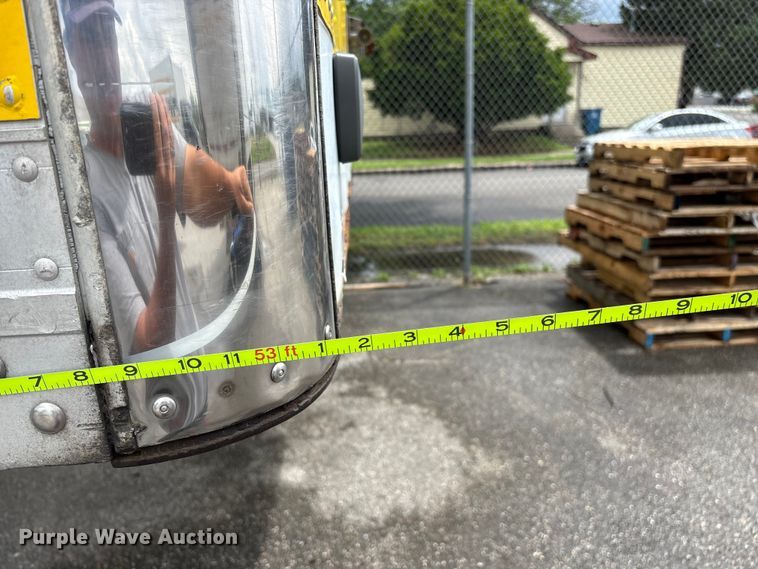 image for item FG0389 1997 Utility dry van trailer
