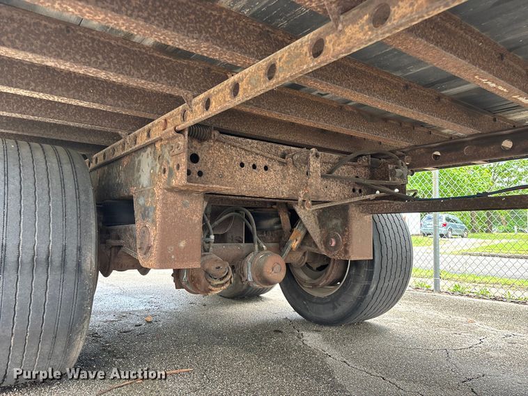 image for item FG0389 1997 Utility dry van trailer