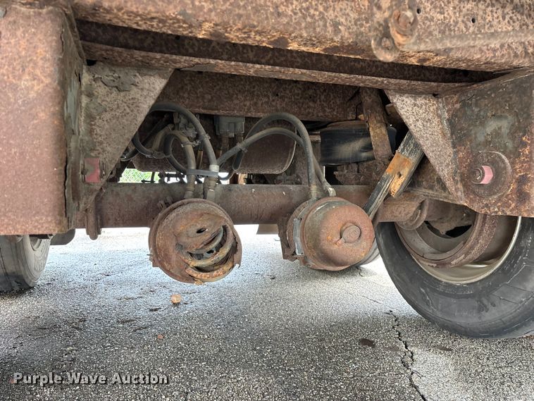 image for item FG0389 1997 Utility dry van trailer
