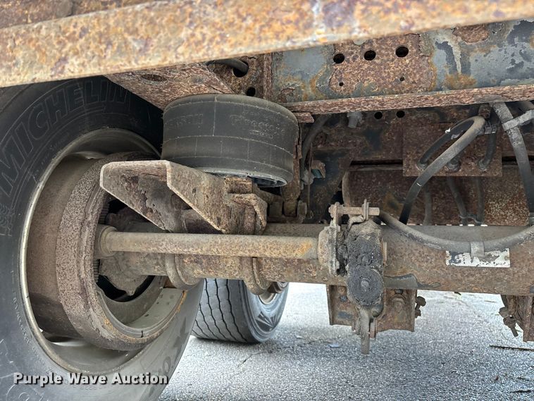 image for item FG0389 1997 Utility dry van trailer