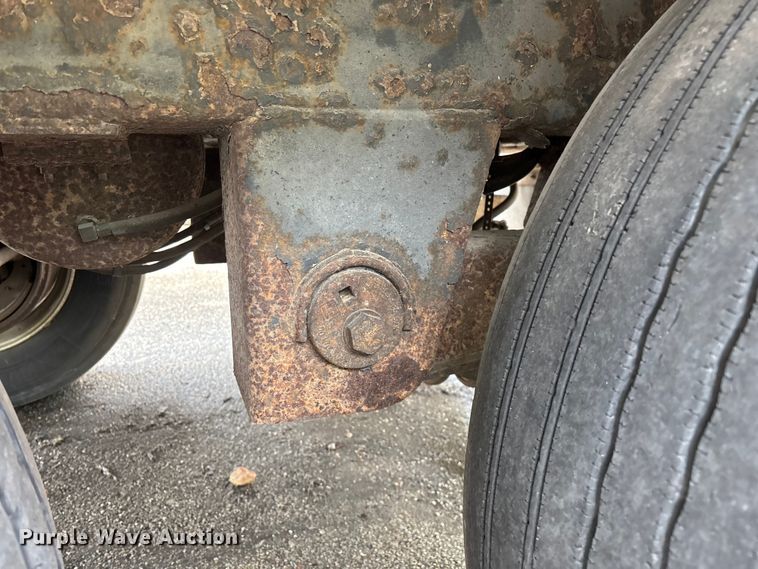 image for item FG0389 1997 Utility dry van trailer