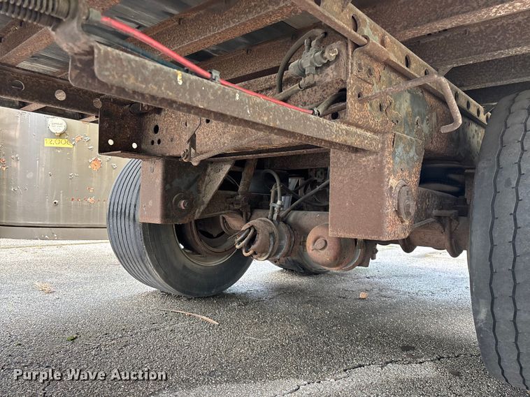 image for item FG0389 1997 Utility dry van trailer