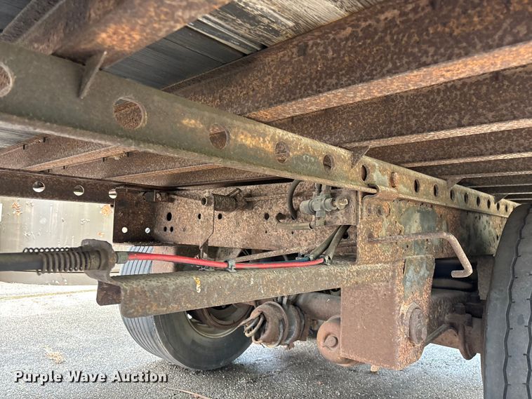 image for item FG0389 1997 Utility dry van trailer