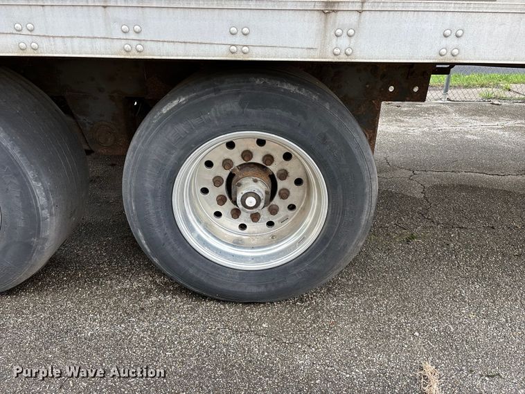 image for item FG0389 1997 Utility dry van trailer