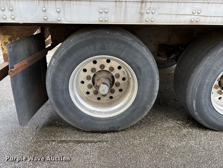 image for item FG0389 1997 Utility dry van trailer