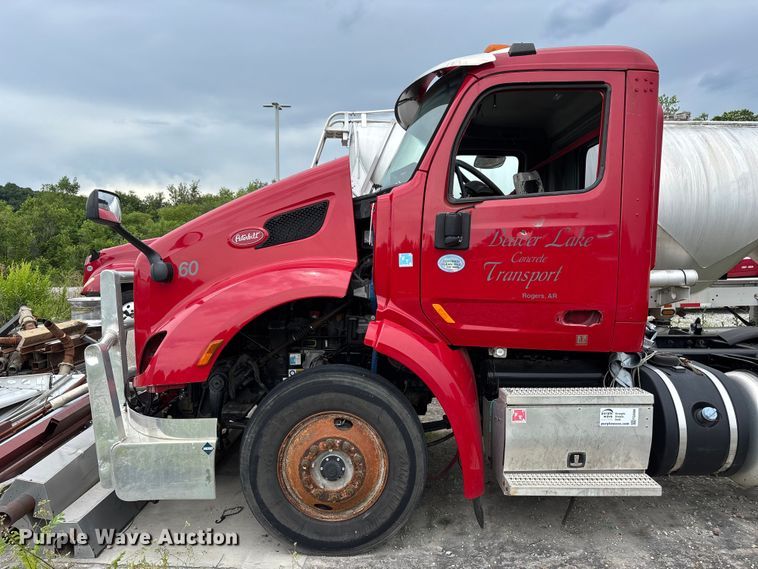 image for item FG0468 2019 Peterbilt truck cab and chassis