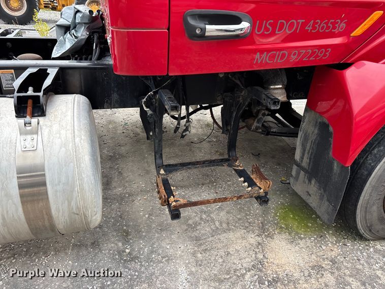 image for item FG0468 2019 Peterbilt truck cab and chassis