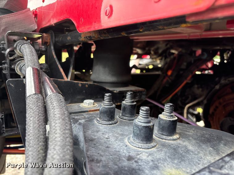 image for item FG0468 2019 Peterbilt truck cab and chassis