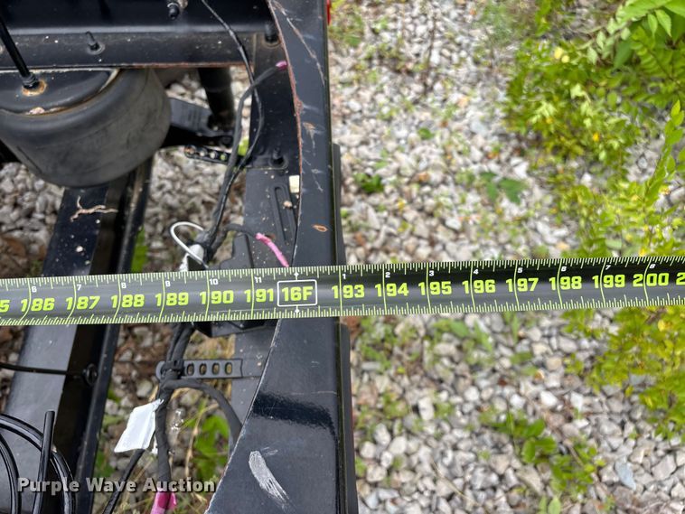image for item FG0468 2019 Peterbilt truck cab and chassis