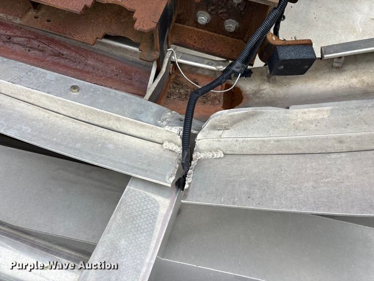image for item FG0468 2019 Peterbilt truck cab and chassis
