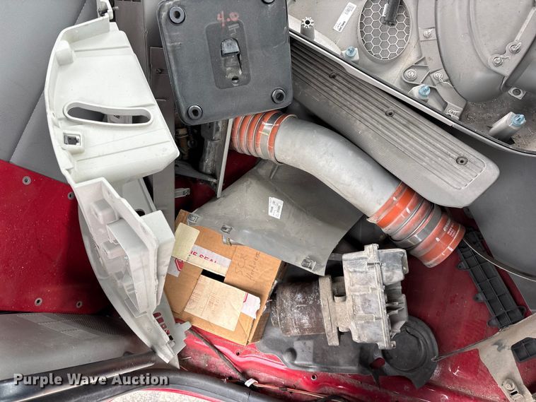 image for item FG0468 2019 Peterbilt truck cab and chassis