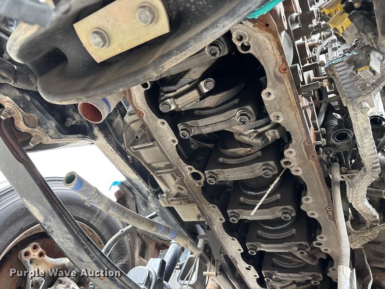 image for item FG0468 2019 Peterbilt truck cab and chassis
