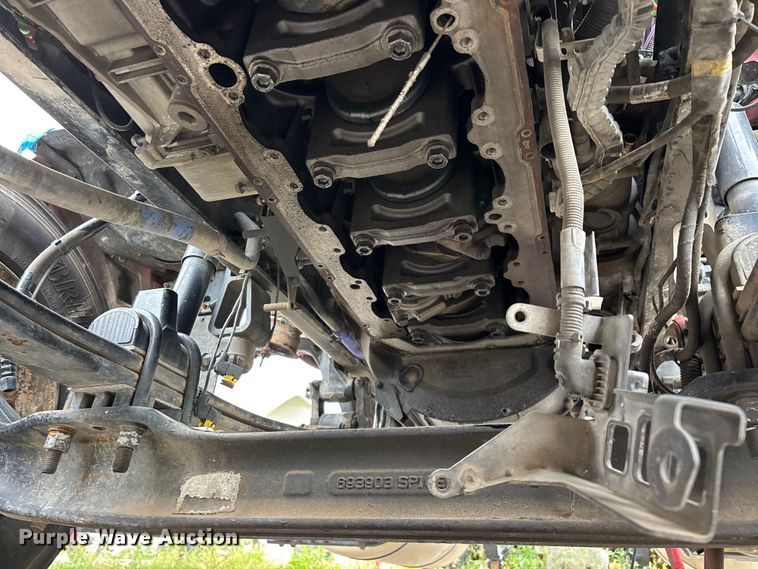 image for item FG0468 2019 Peterbilt truck cab and chassis