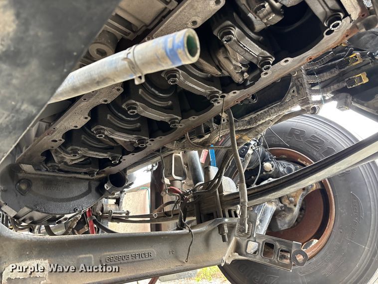 image for item FG0468 2019 Peterbilt truck cab and chassis