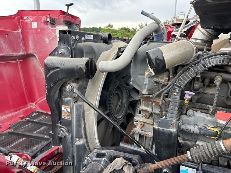 image for item FG0468 2019 Peterbilt truck cab and chassis