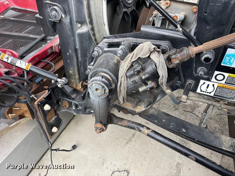 image for item FG0468 2019 Peterbilt truck cab and chassis
