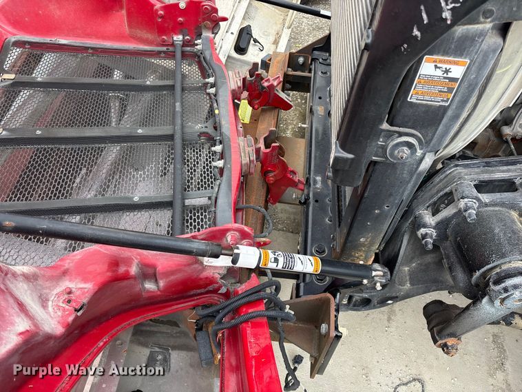 image for item FG0468 2019 Peterbilt truck cab and chassis