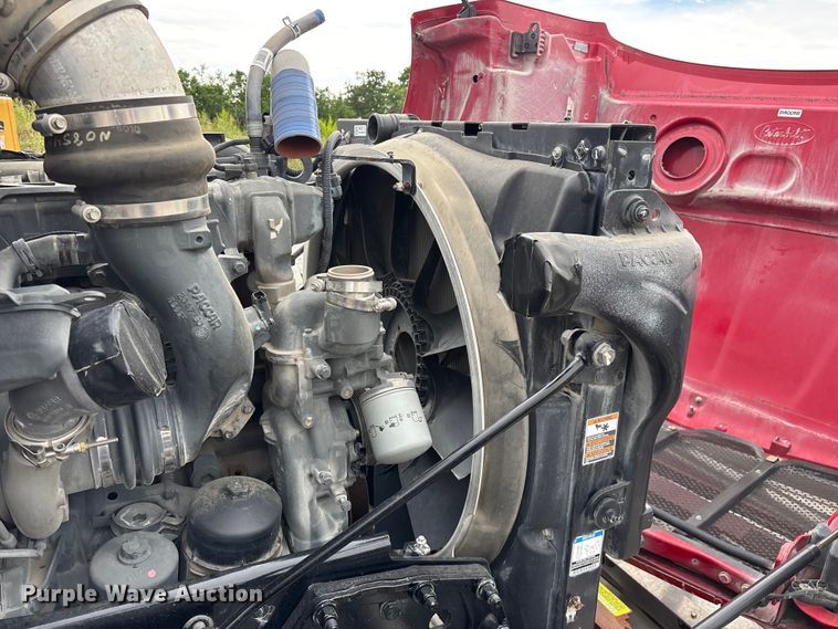 image for item FG0468 2019 Peterbilt truck cab and chassis