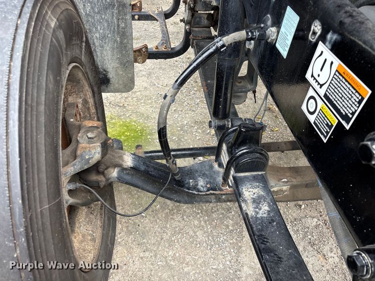 image for item FG0468 2019 Peterbilt truck cab and chassis
