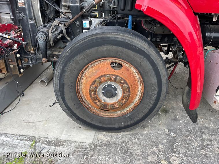 image for item FG0468 2019 Peterbilt truck cab and chassis
