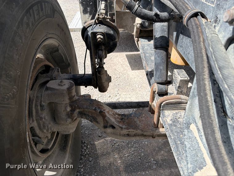 image for item FI0262 2004 Peterbilt 379 semi truck
