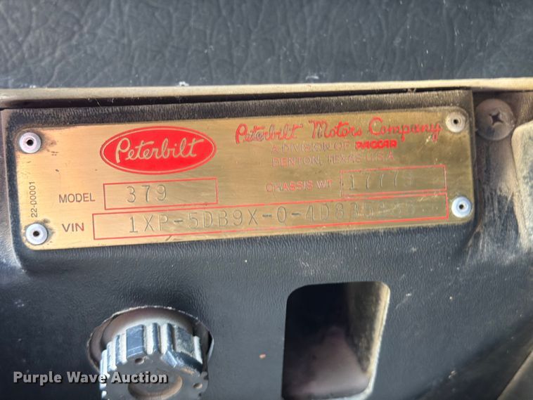 image for item FI0262 2004 Peterbilt 379 semi truck