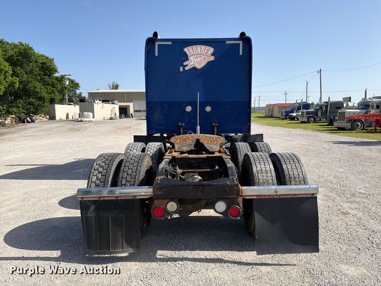 image for item FI0264 2007 Peterbilt 379 semi truck