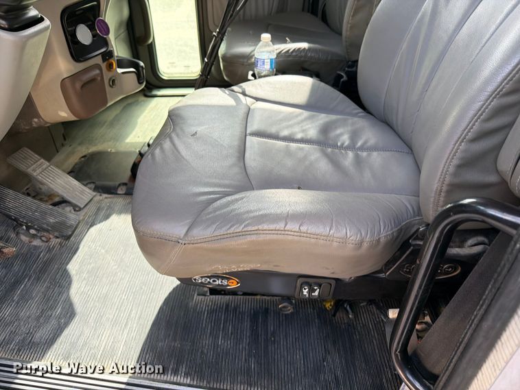 image for item FI0264 2007 Peterbilt 379 semi truck