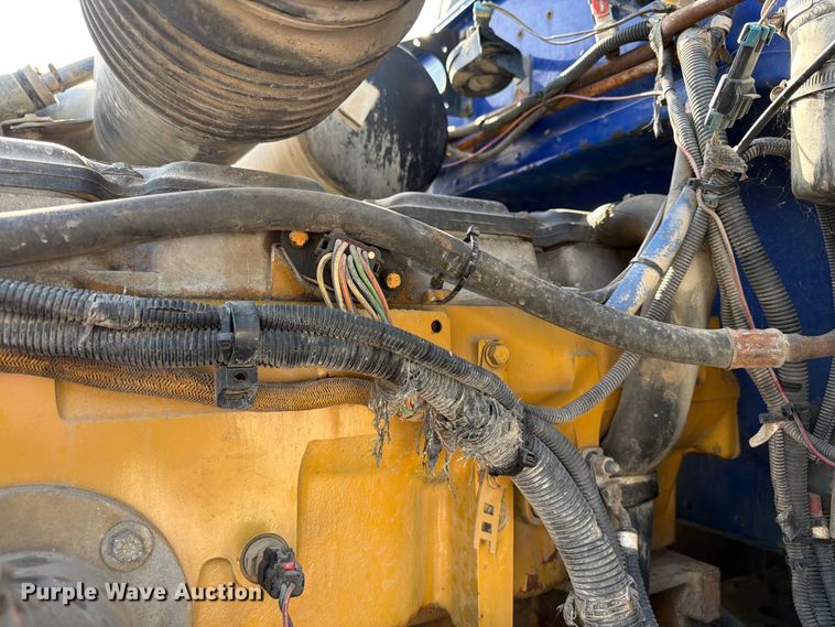 image for item FI0264 2007 Peterbilt 379 semi truck