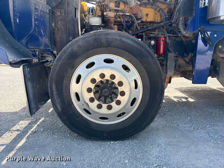 image for item FI0264 2007 Peterbilt 379 semi truck