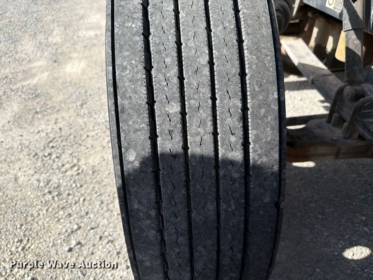 image for item FI0264 2007 Peterbilt 379 semi truck