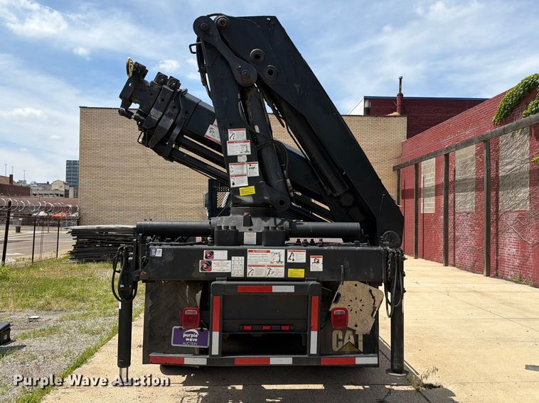 image for item FI1003 2000 GMC C8500 crane truck
