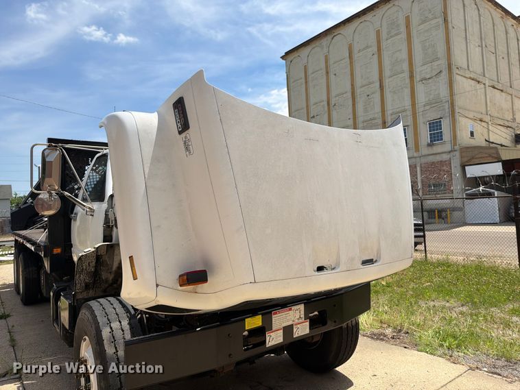 image for item FI1003 2000 GMC C8500 crane truck