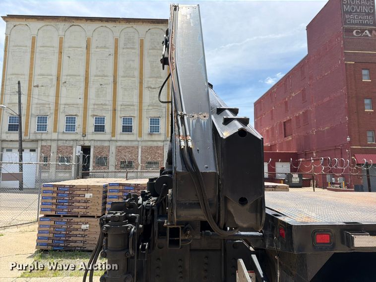 image for item FI1003 2000 GMC C8500 crane truck