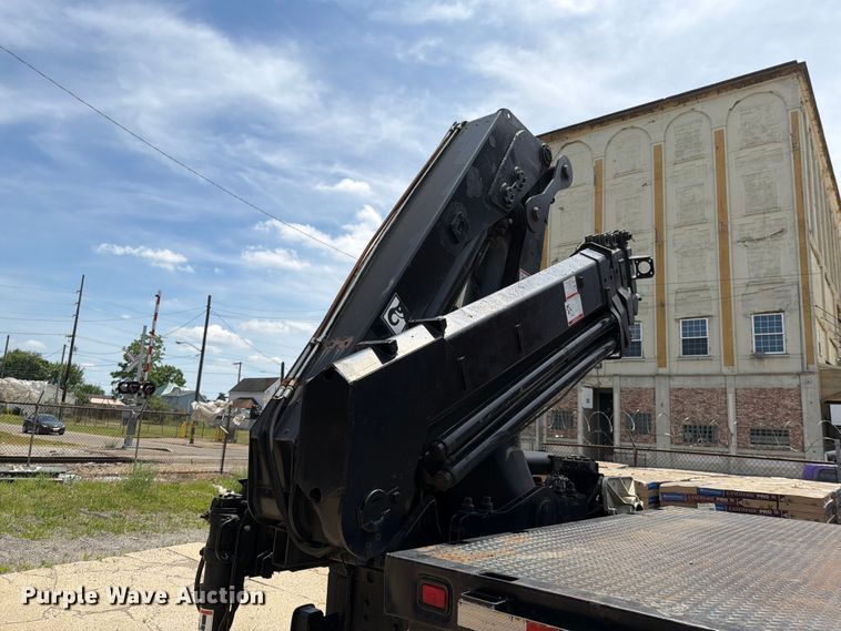 image for item FI1003 2000 GMC C8500 crane truck