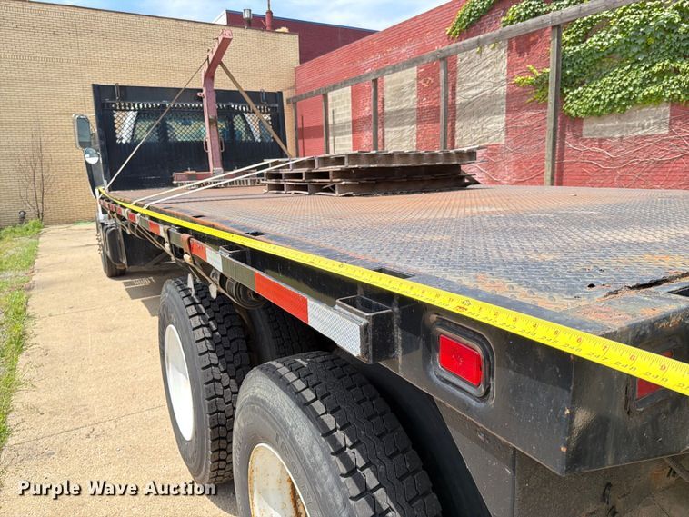 image for item FI1003 2000 GMC C8500 crane truck