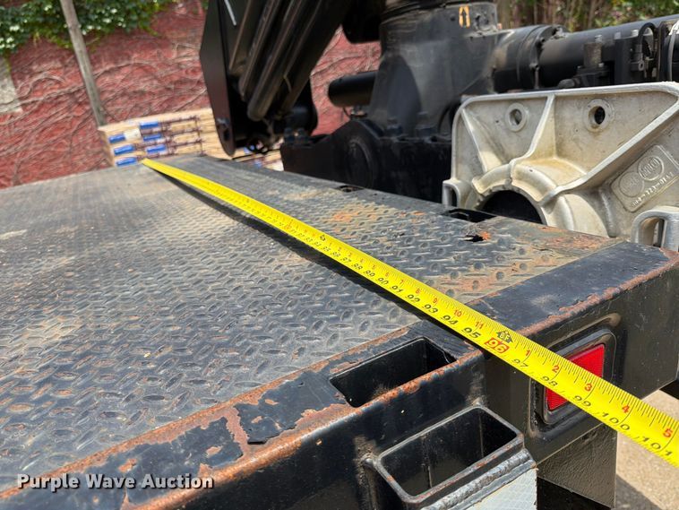 image for item FI1003 2000 GMC C8500 crane truck