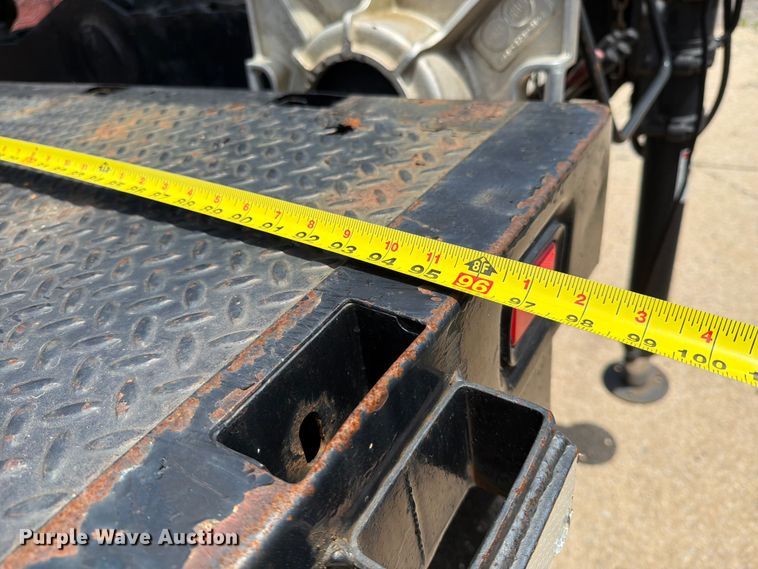image for item FI1003 2000 GMC C8500 crane truck