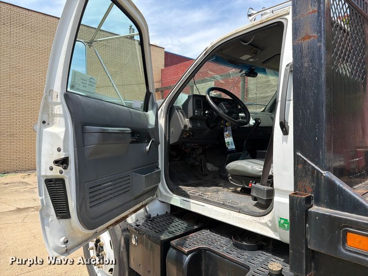 image for item FI1003 2000 GMC C8500 crane truck