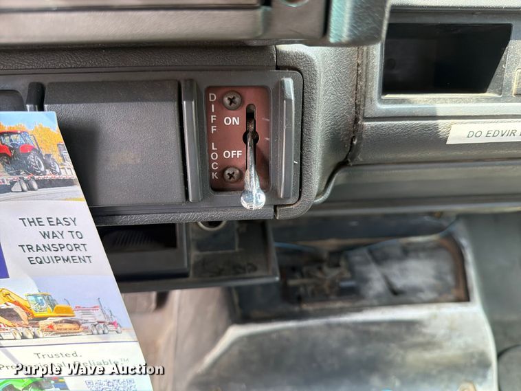 image for item FI1003 2000 GMC C8500 crane truck