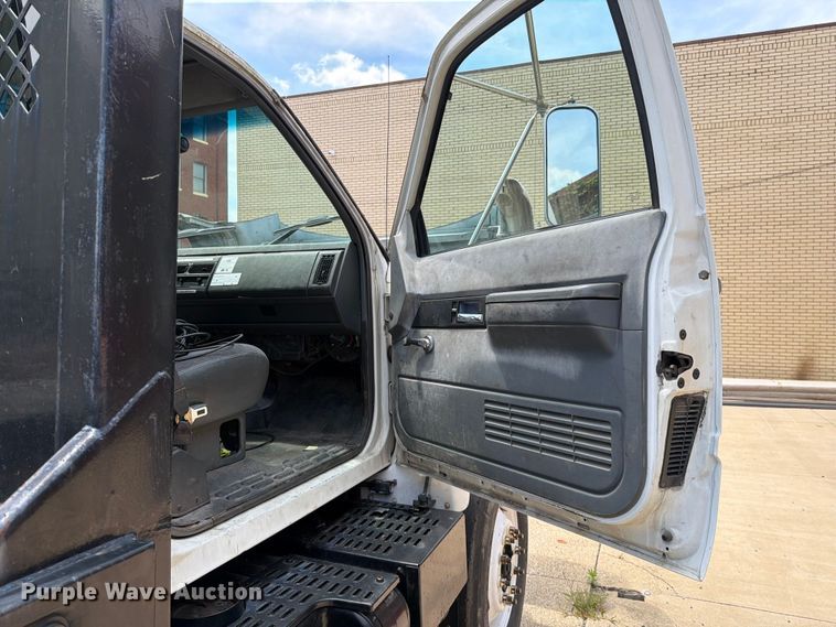 image for item FI1003 2000 GMC C8500 crane truck