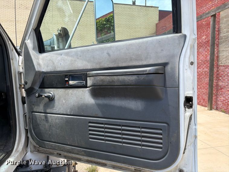 image for item FI1003 2000 GMC C8500 crane truck