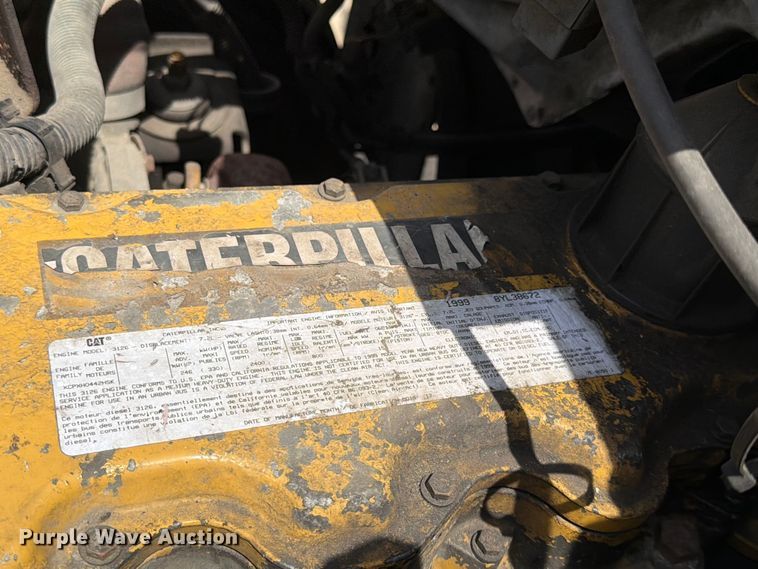 image for item FI1003 2000 GMC C8500 crane truck